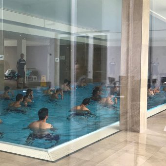 Training im Pool